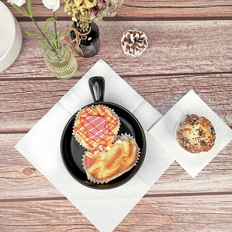 100 Beverage Napkins